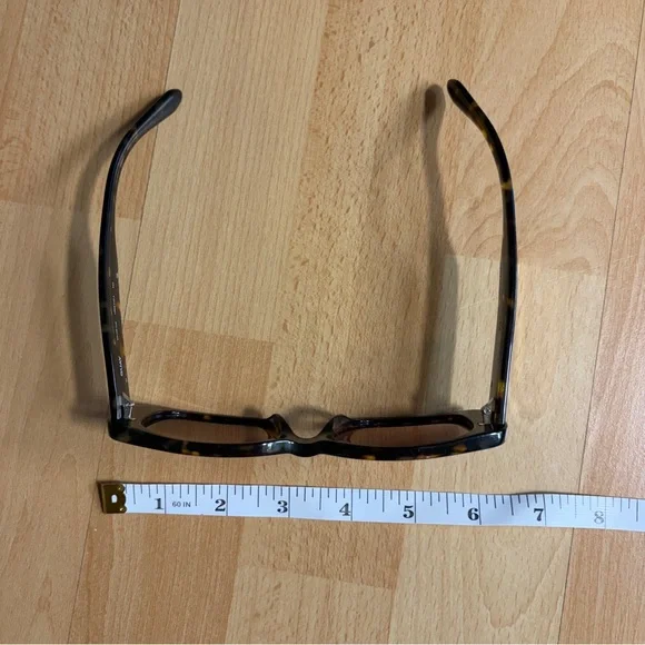 Quay Australia Karma Tortoise Shell Rectangle Sunglasses - Brown Gradient Lenses - Picture 10 of 13